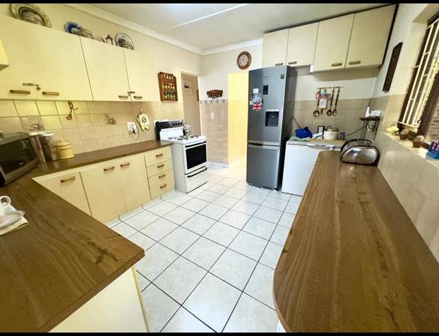 3 BEDROOM HOUSE FOR SALE IN PELHAM